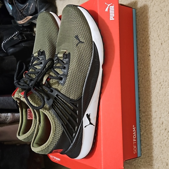 Puma - Picture 1 of 3